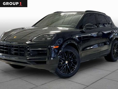 Used 2024 Porsche Cayenne image 1