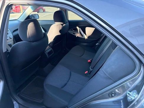 Used 2010 Toyota Camry SE FWD image 5