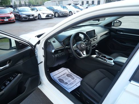 Used 2023 Nissan Altima 2.5 SV AWD/4WD image 9