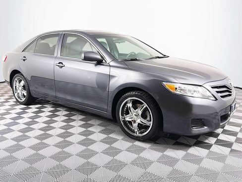 Used 2011 Toyota Camry LE w/ LE Extra-Value Pkg FWD image 26