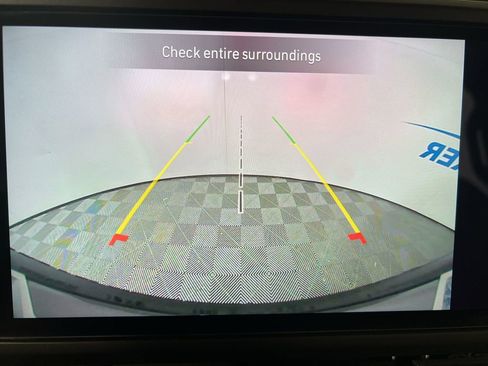 Used 2024 Jeep Wrangler Unlimited w/ Convenience Group AWD/4WD image 15