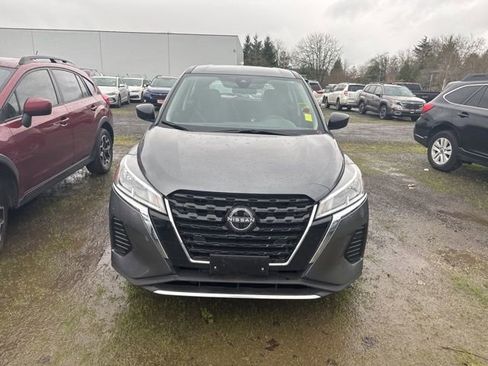 Used 2024 Nissan Kicks S image 2