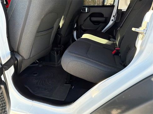 Used 2025 Jeep Wrangler Sport image 21