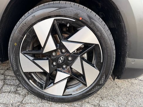 Certified 2025 Hyundai Kona Limited image 9