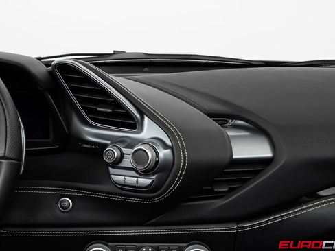 Used 2019 Ferrari 488 Spider RWD image 33