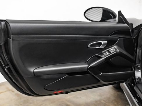 Used 2017 Porsche 718 Boxster RWD image 36