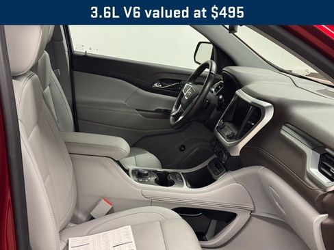 Certified 2023 GMC Acadia SLT w/ Technology Package image 7