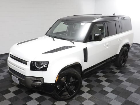 Certified 2025 Land Rover Defender 130 X-Dynamic SE AWD/4WD image 2