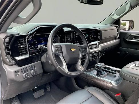 Used 2022 Chevrolet Silverado 1500 LTZ AWD/4WD image 12
