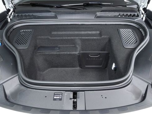 New 2026 Porsche Macan Electric image 34