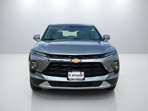 Used 2025 Chevrolet Blazer LT image 2