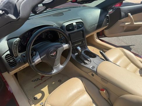 Used 2006 Chevrolet Corvette Convertible w/ Preferred Equipment Group RWD image 18