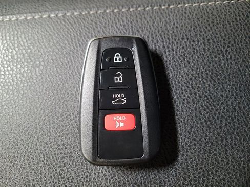 Used 2019 Toyota Camry XSE FWD image 32