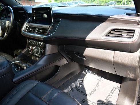 Used 2022 Chevrolet Suburban RST w/ Sport Performance Package image 40