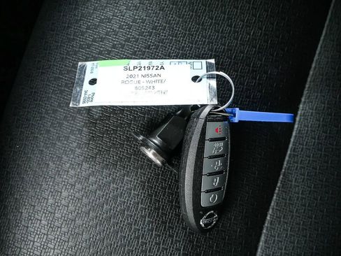 Used 2021 Nissan Rogue SV w/ Premium Package image 38