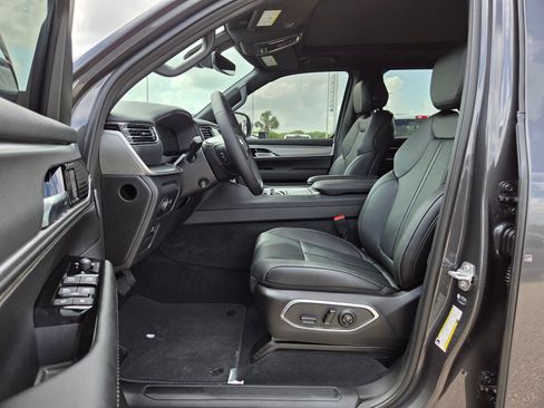New 2026 Jeep Grand Wagoneer L 4WD image 13