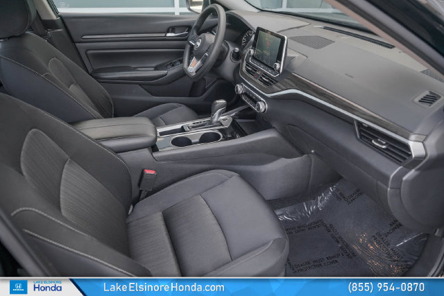 Used 2024 Nissan Altima 2.5 SV FWD image 18