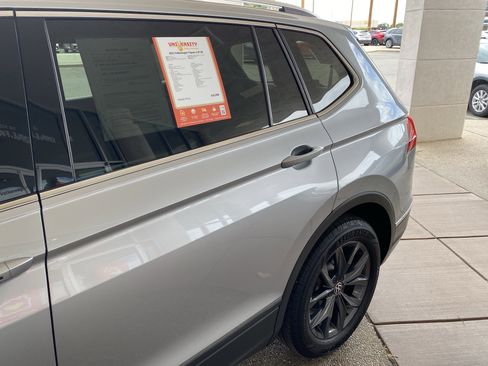 Certified 2023 Volkswagen Tiguan SE w/ Panoramic Sunroof Package FWD image 56