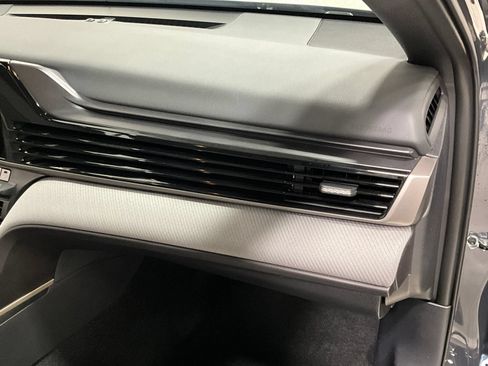 Used 2025 Toyota Camry SE FWD image 16