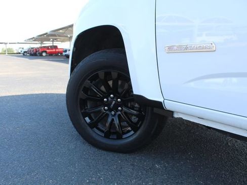 Used 2022 GMC Canyon Elevation w/ Elevation Premium Package AWD/4WD image 10