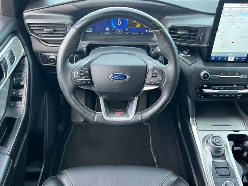 Used 2020 Ford Explorer ST w/ Premium Technology Package image 15