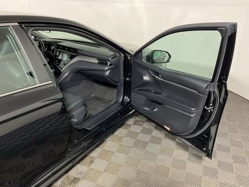 Used 2019 Toyota Camry LE image 33