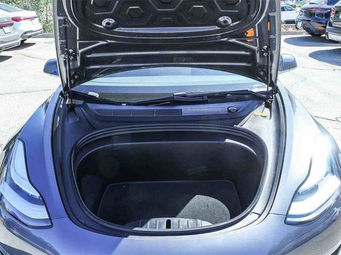 Used 2018 Tesla Model 3 Mid Range image 26