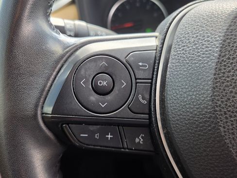 Used 2019 Toyota RAV4 XLE Premium FWD image 27