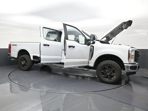 Used 2024 Ford F250 XL w/ 360-Degree Camera Package AWD/4WD image 33