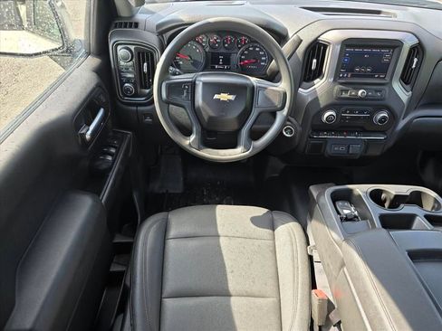 Used 2022 Chevrolet Silverado 1500 W/T w/ Trailering Package AWD/4WD image 3