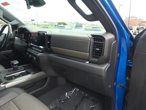 Used 2022 Chevrolet Silverado 1500 ZR2 image 11