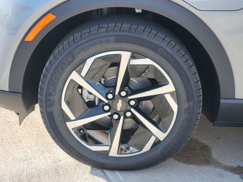 New 2026 Chevrolet Equinox EV LT image 8