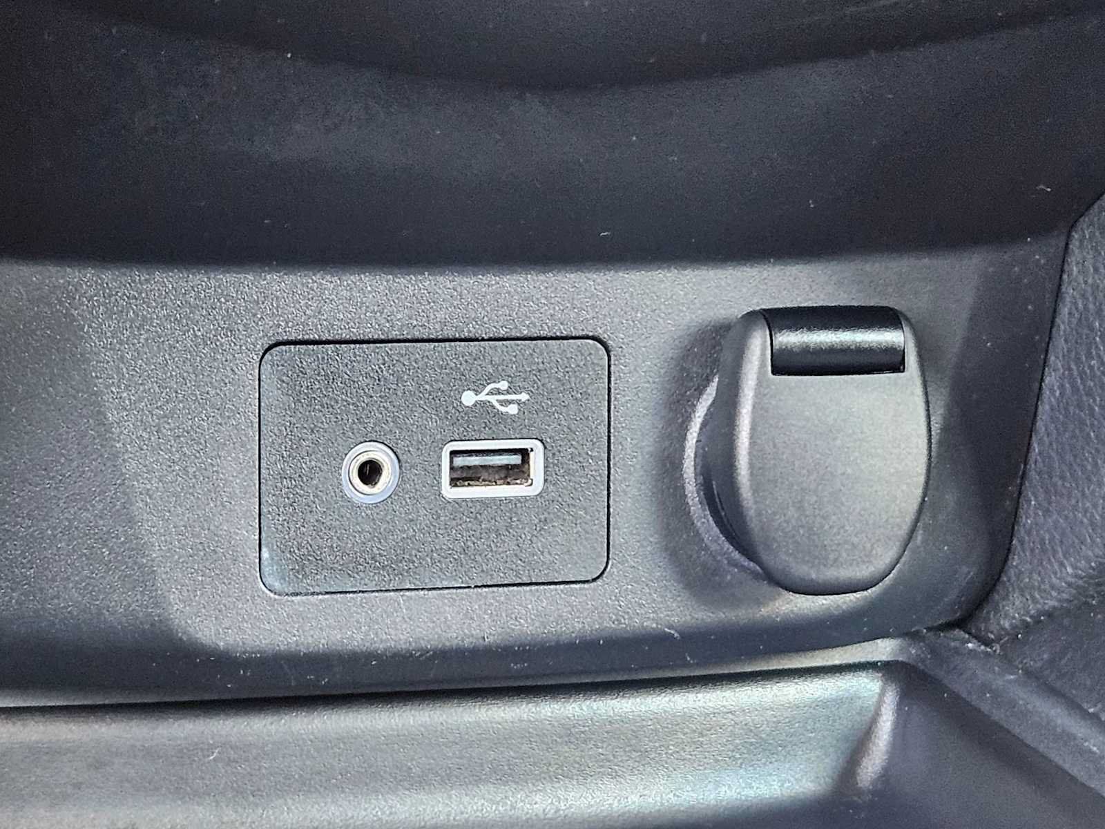 Used 2018 Nissan Rogue SV FWD image 27