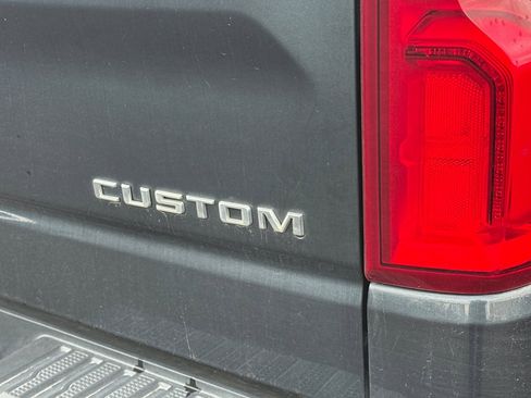 Used 2019 Chevrolet Silverado 1500 Custom Trail Boss w/ Custom Convenience Package image 6