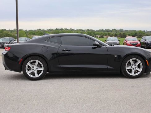Used 2017 Chevrolet Camaro LT RWD image 7
