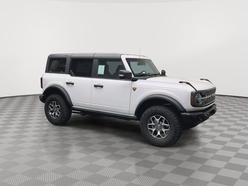 New 2025 Ford Bronco Badlands image 36