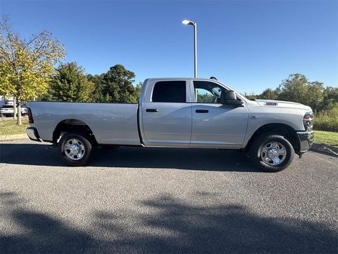 New 2026 RAM 2500 Tradesman w/ Chrome Appearance Group image 10