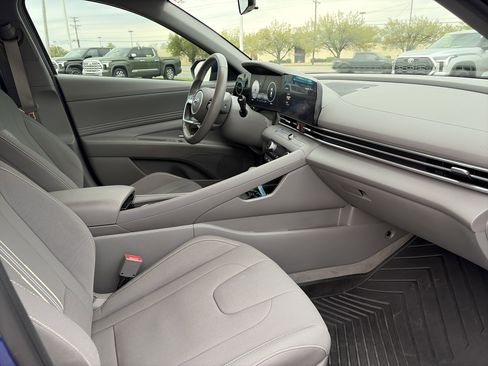 Used 2023 Hyundai Elantra SEL w/ Convenience Package image 21