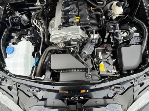Used 2024 MAZDA MX-5 Miata RF Grand Touring RWD image 21