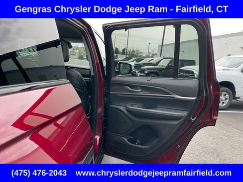 Certified 2023 Jeep Grand Cherokee Limited w/ Luxury Tech Group II AWD/4WD image 18