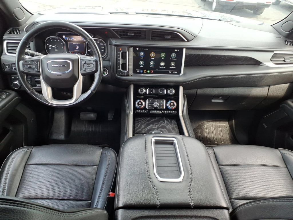Used 2021 GMC Yukon XL Denali w/ Denali Premium Package AWD/4WD image 14