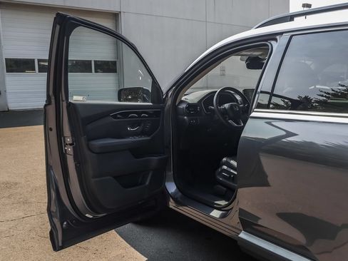 Used 2023 Honda Pilot Touring image 25