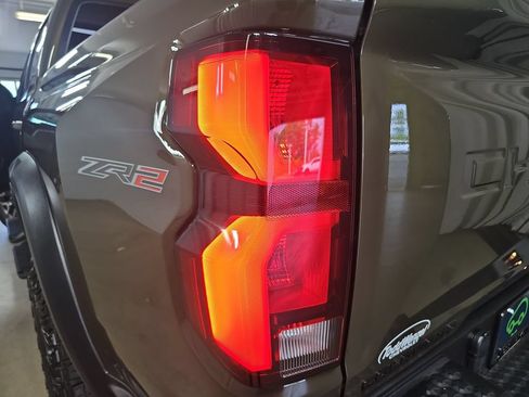 Certified 2025 Chevrolet Colorado ZR2 w/ Technology Package AWD/4WD image 39