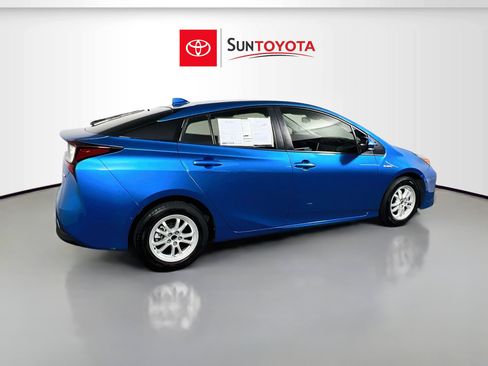 Used 2022 Toyota Prius LE FWD image 4