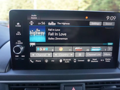 Used 2023 Honda Pilot EX-L image 10