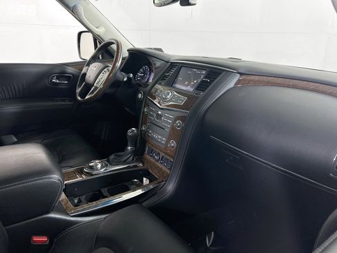 Used 2017 INFINITI QX80 4WD w/ Driver Assistance Package image 31