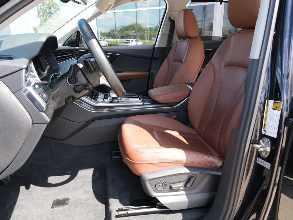 Used 2020 Audi Q7 3.0T Prestige w/ Prestige Package AWD/4WD image 19
