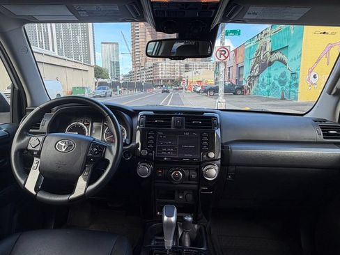 Used 2022 Toyota 4Runner TRD Off-Road Premium AWD/4WD image 24