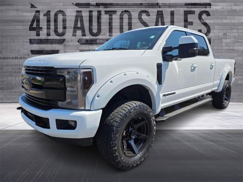 Used 2017 Ford F250 Lariat w/ Lariat Value Package AWD/4WD image 6