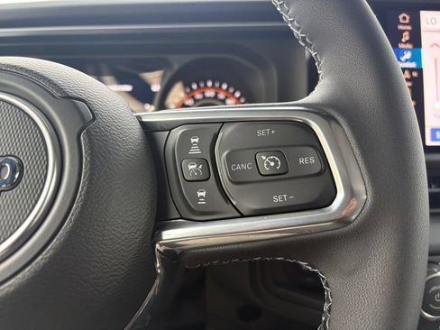 New 2026 Jeep Wrangler Unlimited Sahara AWD/4WD image 18